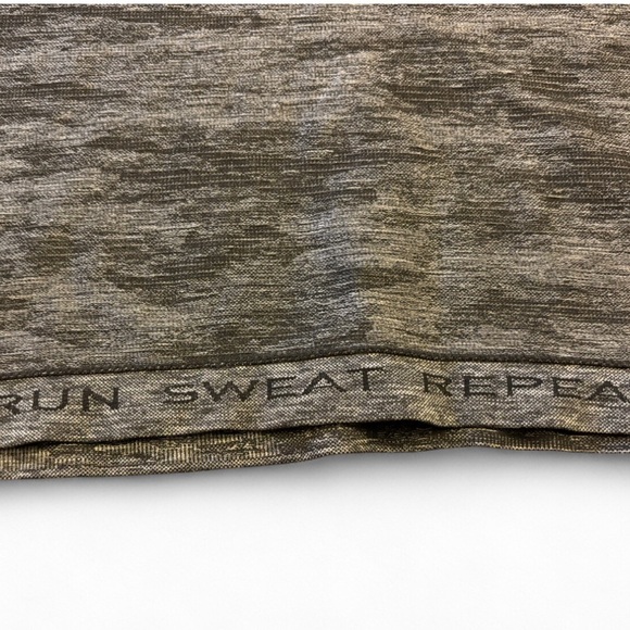 Lululemon Swiftly Tech 2.0 Short Sleeve “Run Sweat Repeat” Gray Camo – Size 12 - Picture 3 of 7